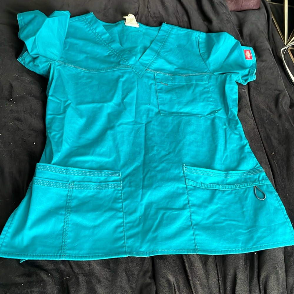 scrub set teal, cotton material. top and bottom set